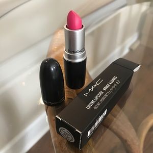 MAC Lustre Lipstick